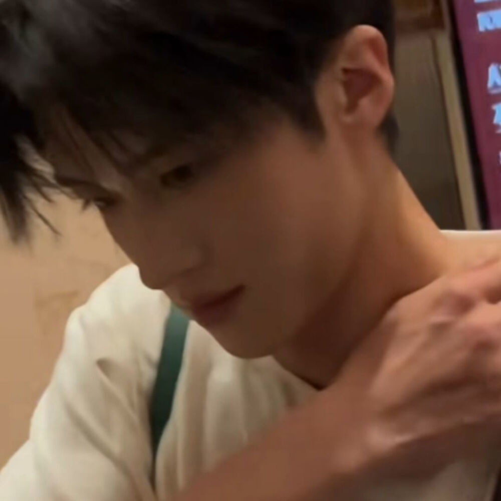 剪一小段春雨气息来混合