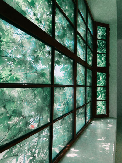 dark green
