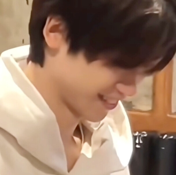 我喜欢这套白卫衣