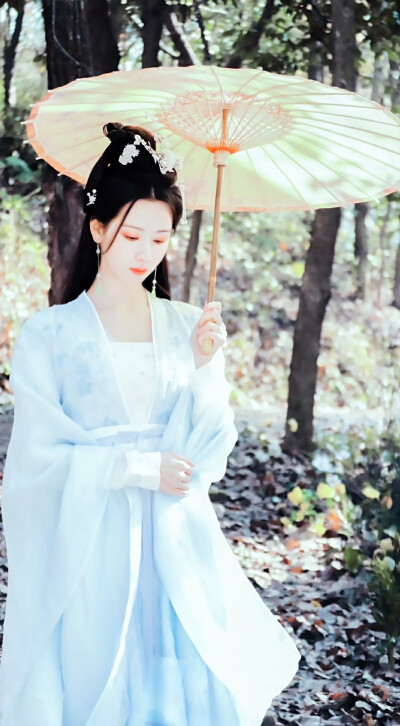 陈都灵
