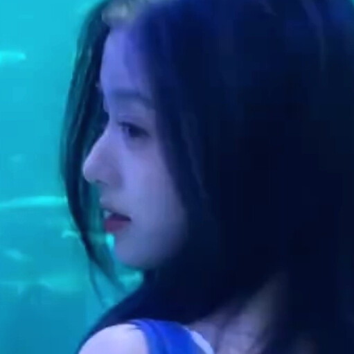 你的眼神里充满了月光