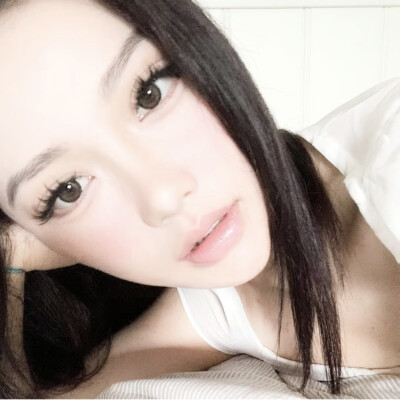 我抛了个硬币 闭眼许愿 反正都会幸福