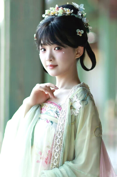 贵妃她不想卷了 沈如茵