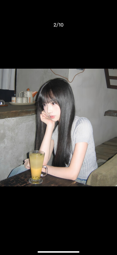女