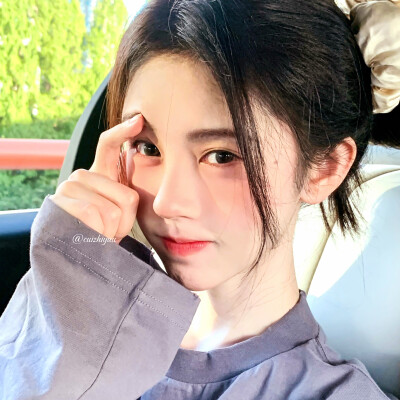 妳的瞳孔藏著無數個万籟春