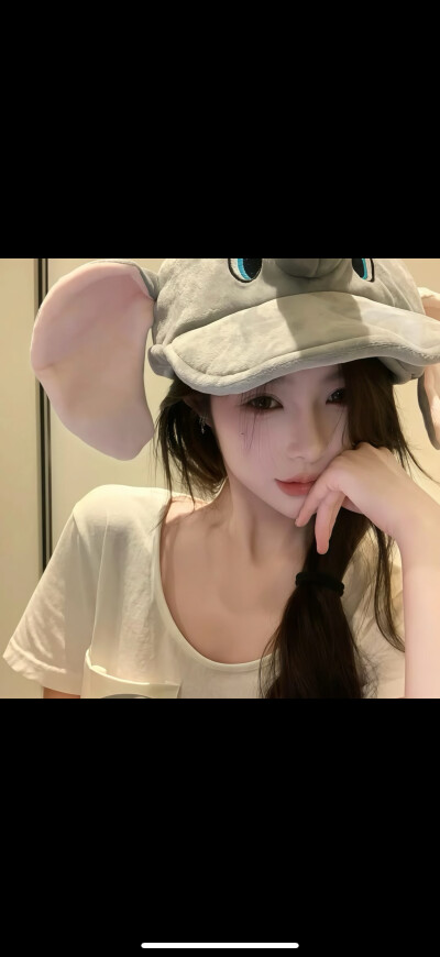 女