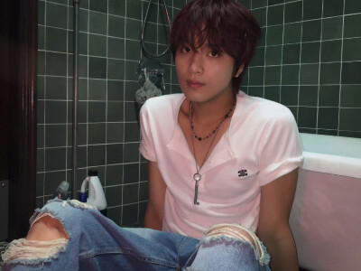 楷灿 solo
taste
crzy
nct
ins