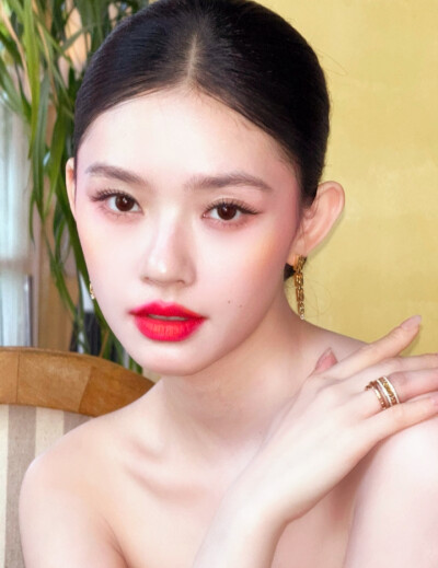林允