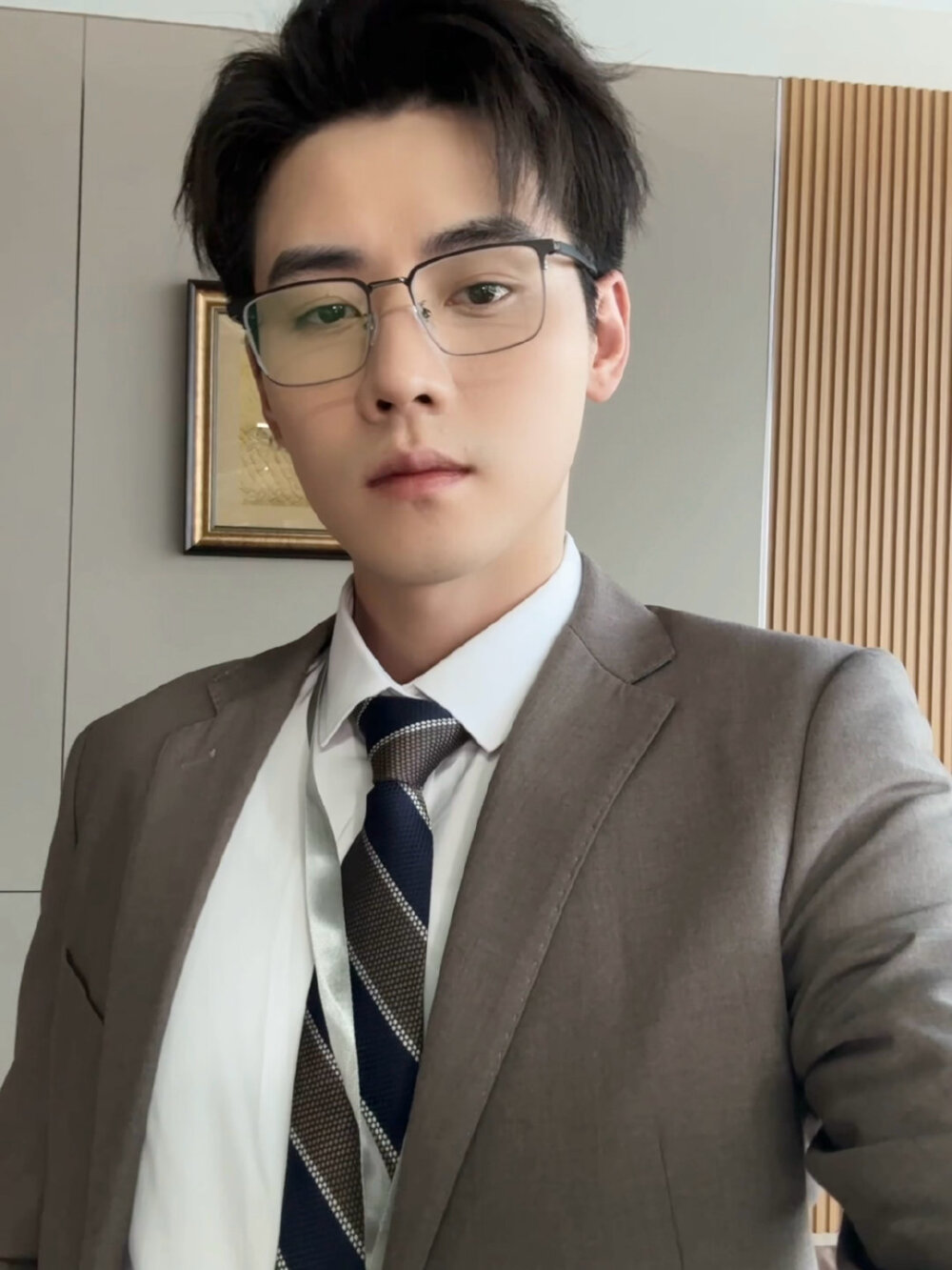 任豪