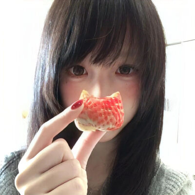女
