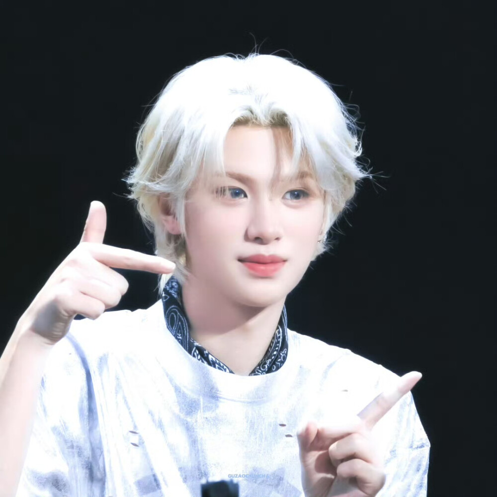 黄明昊