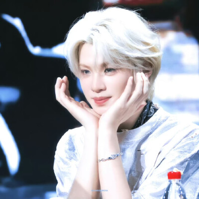 黄明昊