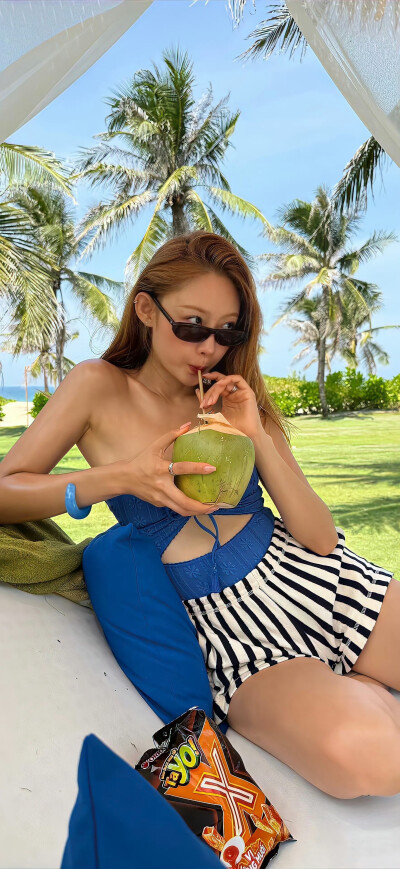别看我每天发朋友圈很闲的样子 其实我不发朋友圈的时候也很闲₍ᐢ·ᴗ·ᐢ₎