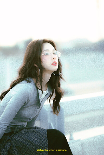  ☥•那天早上的雾散了，不止早上，不止雾 •☼
# 陈都灵☼