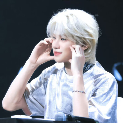 黄明昊
