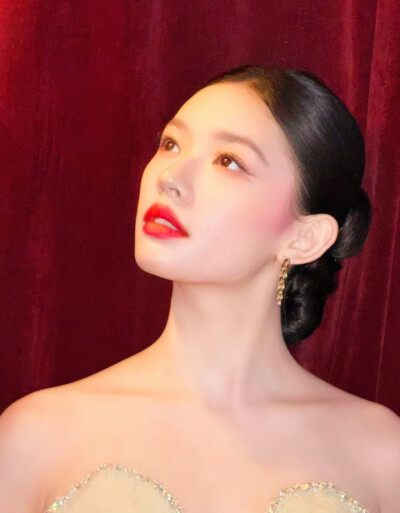林允