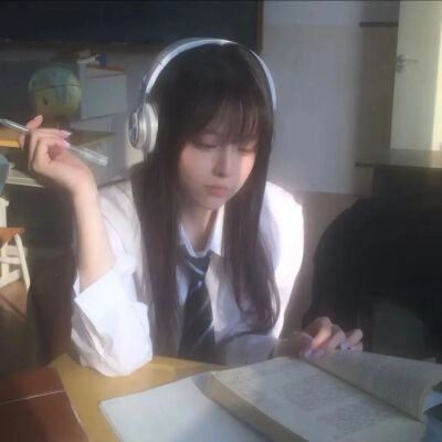 女
