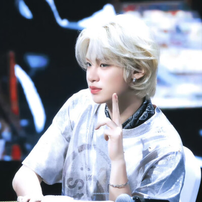 黄明昊