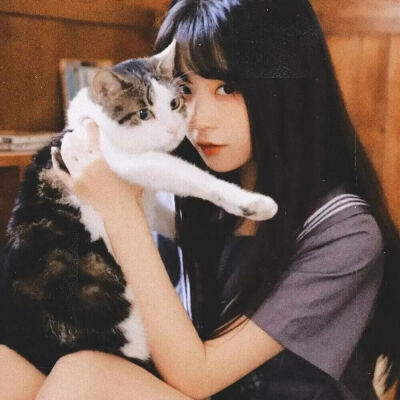 女