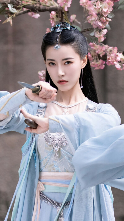 明月入卿怀 