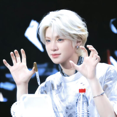 黄明昊