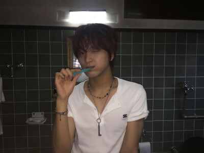 楷灿 solo
taste
crzy
nct
ins