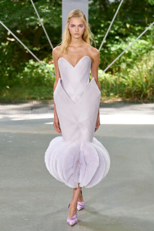 BY爱喝可乐的古娜小姐