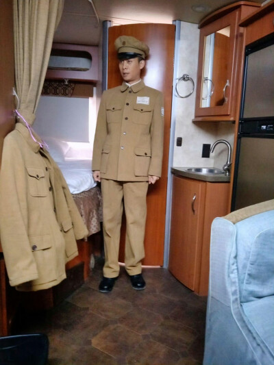 张译《光荣时代》郑朝阳