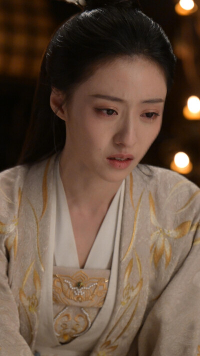 满庭芳 胡连馨