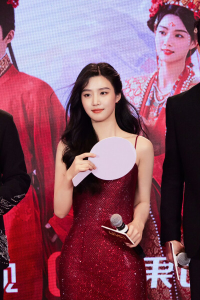 卢昱晓