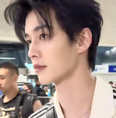 夏日来自何与的第一封情书