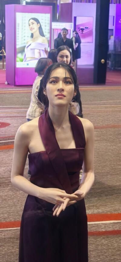 邝玲玲