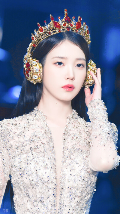 IU