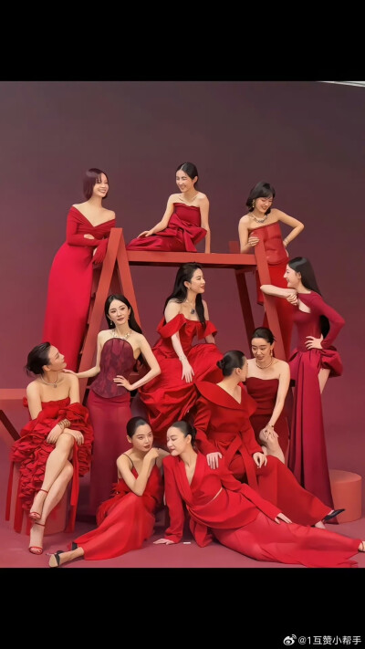 刘亦菲巜服饰与美容VOGUE》二十周年刊封面
VOGUE九月刊C位2025.9.5