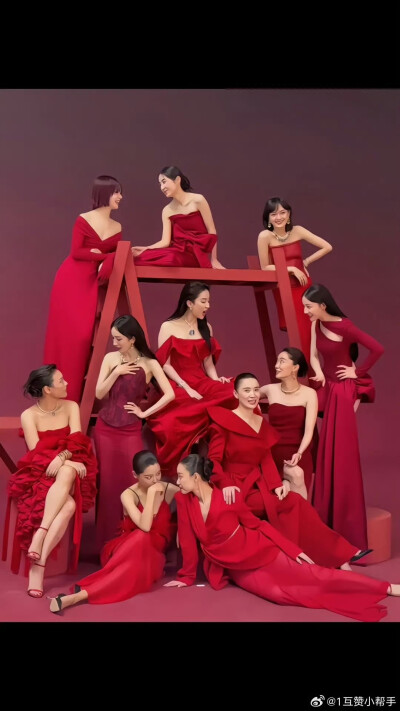 刘亦菲巜服饰与美容VOGUE》二十周年刊封面
VOGUE九月刊C位2025.9.5