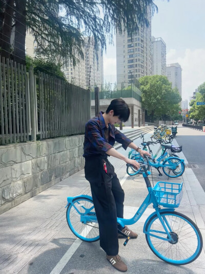 张凌赫