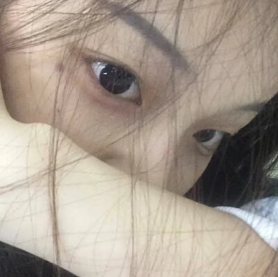 白色系真人头像