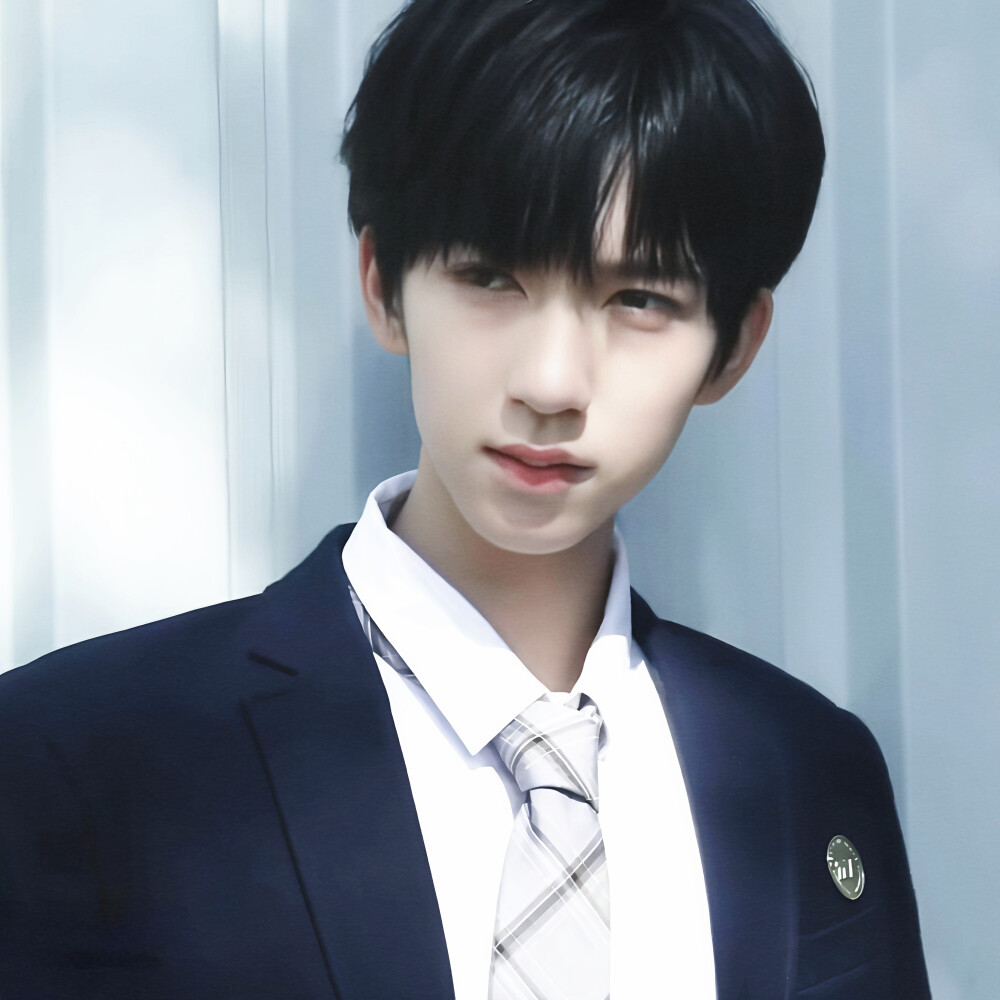 
“ 其实我也偷偷写过好多遍你的名字。”
原图早就偏航了