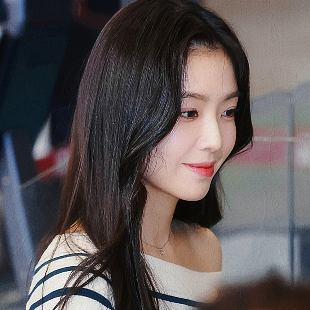 ：**第一次參觀盧浮宮 卻並不覺得震撼 &"因為我早已遇見我的蒙娜麗莎 （one last kiss）