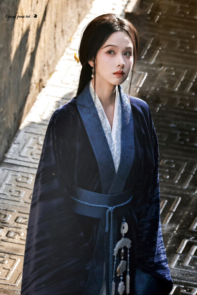 陈都灵