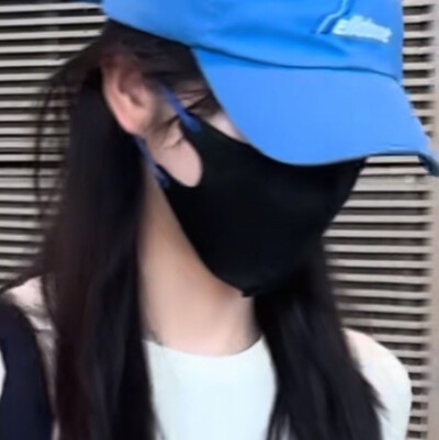 薇薇不明显头像有