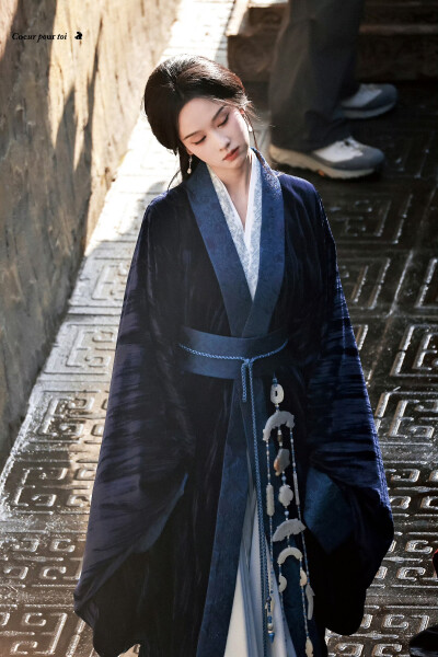 陈都灵