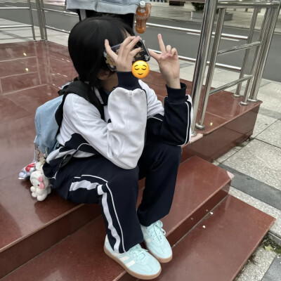人这一辈子可以天真的时间太短