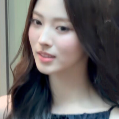 这个小女孩很是美萌