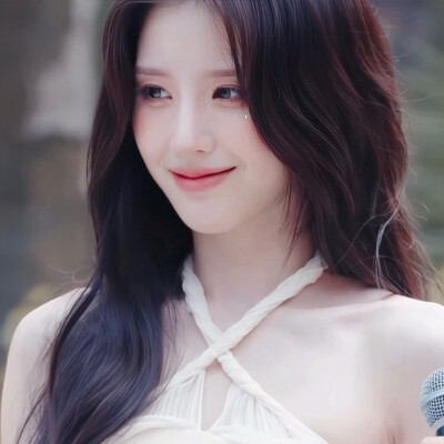 漂亮小女孩闪闪惹人爱