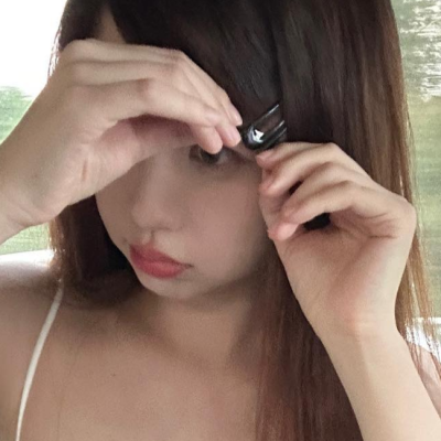 欣