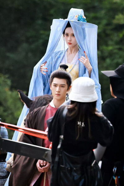 cr.朝暮丨1205x0824