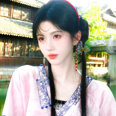 鞠婧祎
