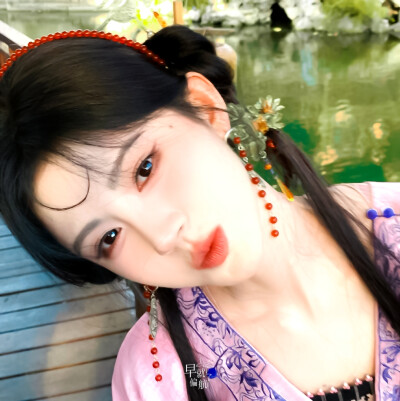 鞠婧祎