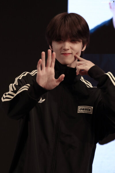 朴志晟